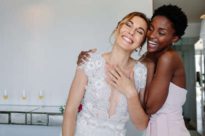 Wedding Day Ready: 10 Items for Your Bridesmaid Emergency Kit