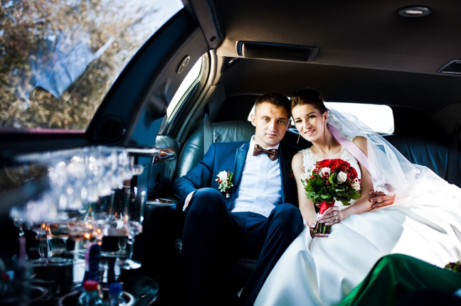 The Perks Of Getting A Limo Service For Your Wedding Day