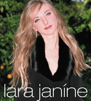 Singer Lara Janine